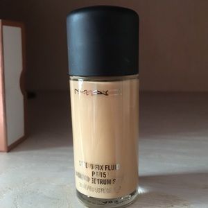Mac Studio Fluid Foundation NC30