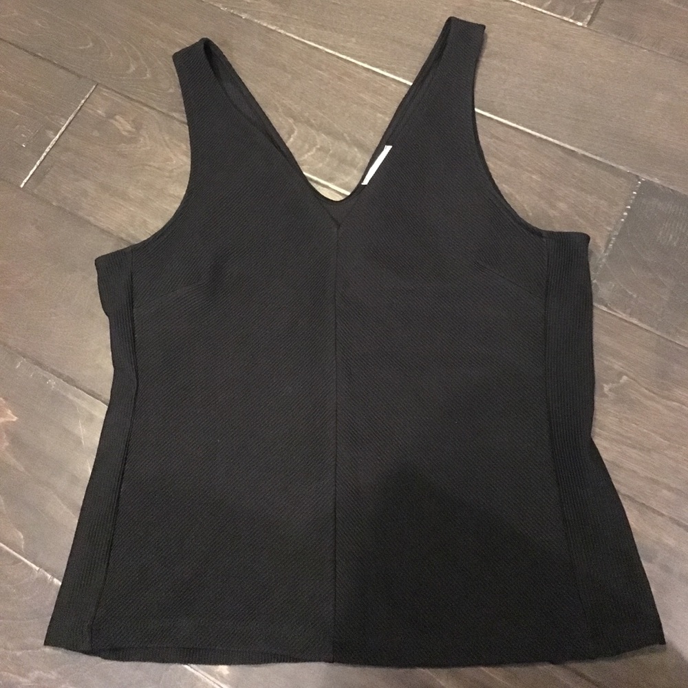 V-Neck Textured Crop