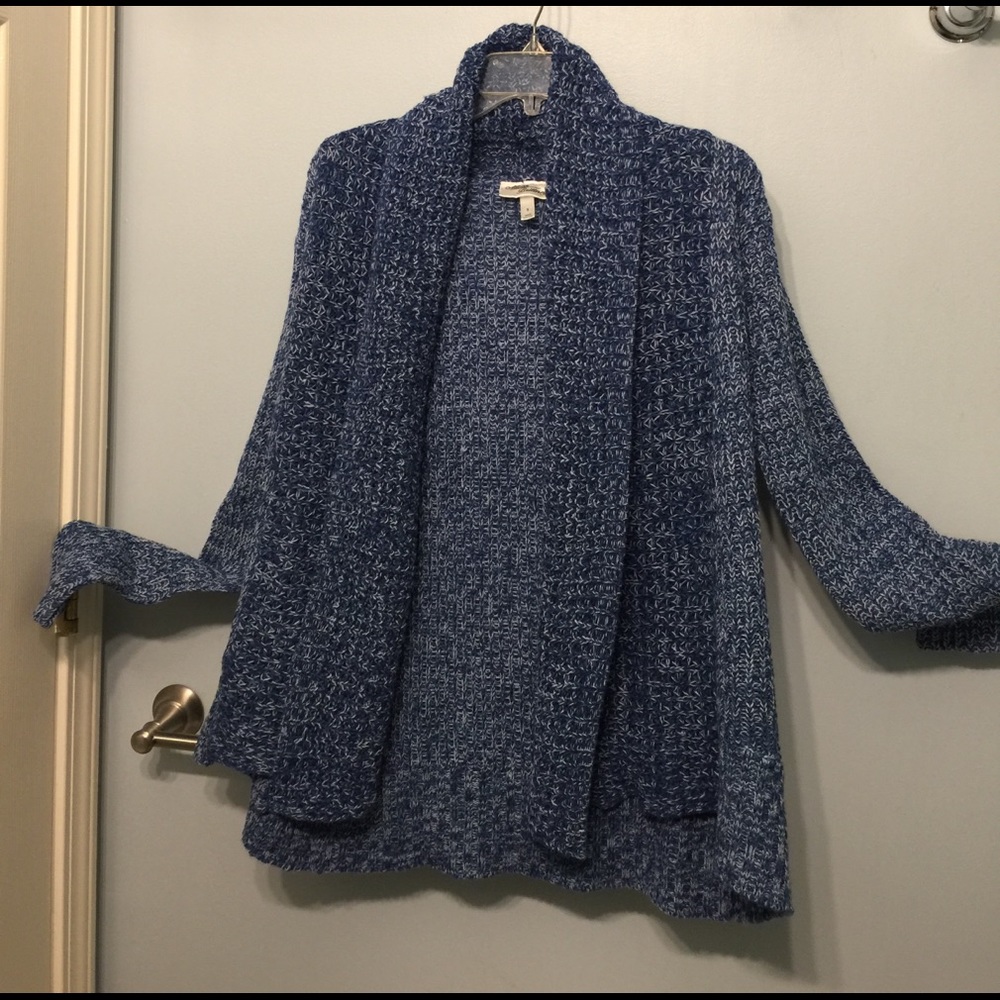 Cozy, and also hangs open nicely!