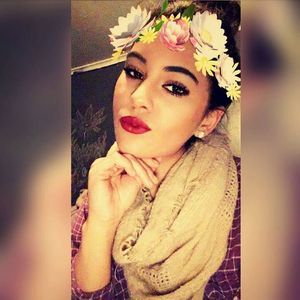 Meet your Posher, Danielle renee