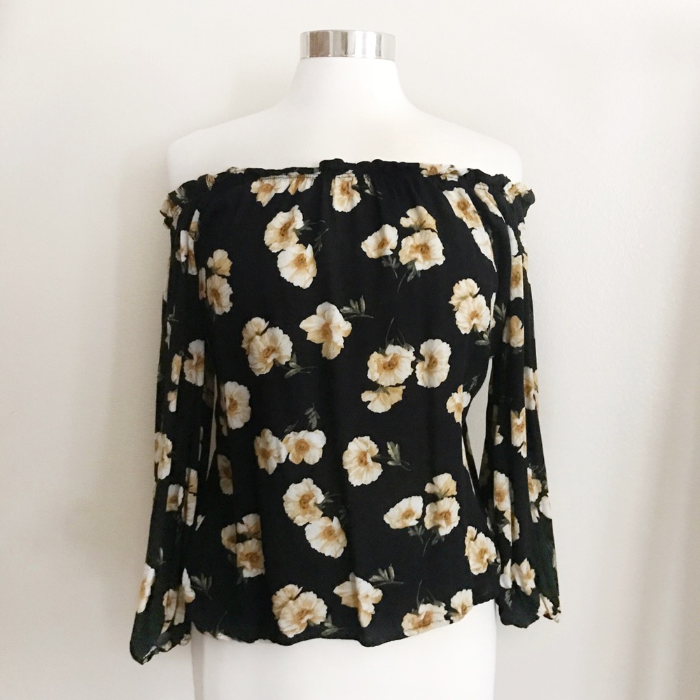 🚫Sold🚫Floral Off the Shoulder Top