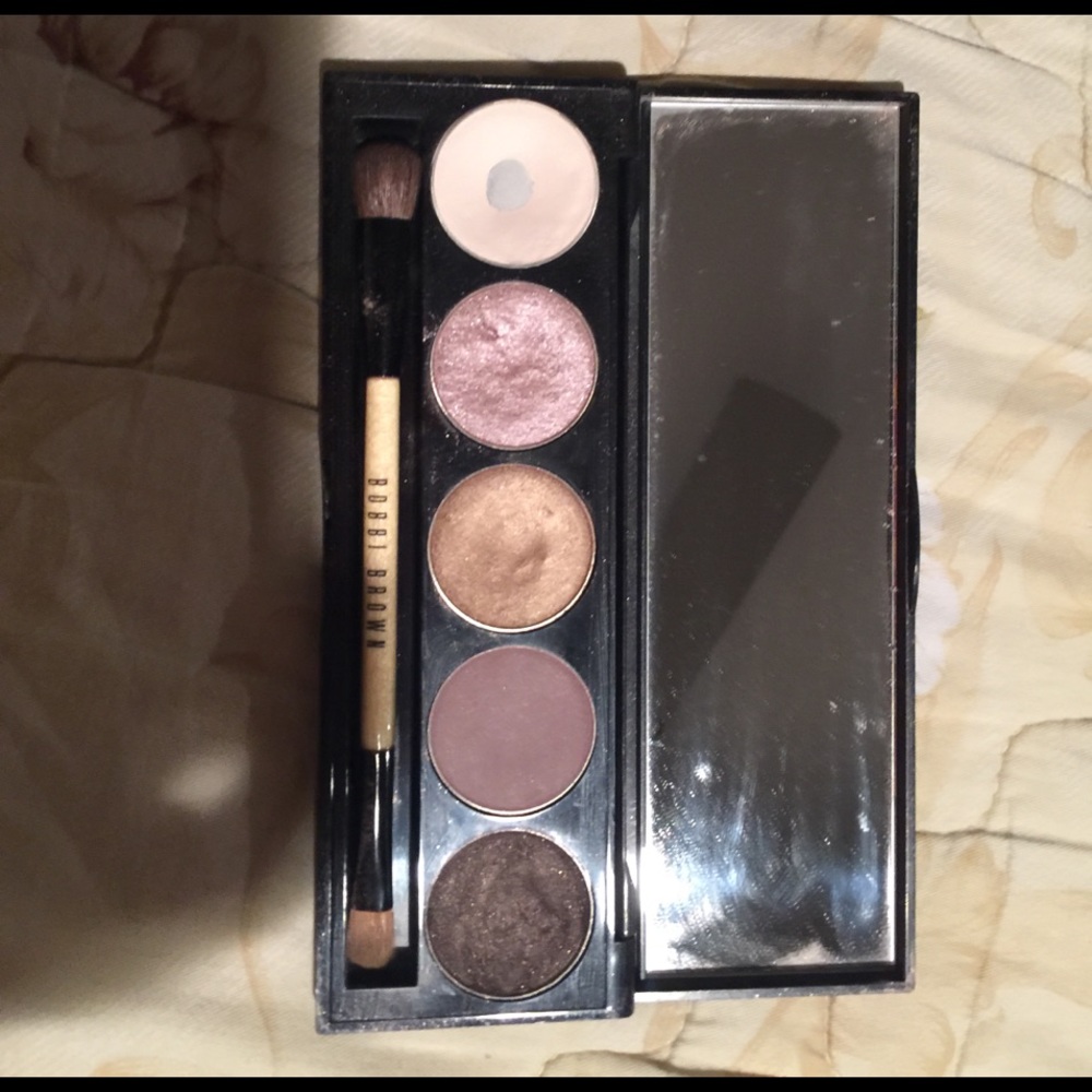 Bobbi Brown Eyeshadow Palette for sale !💕