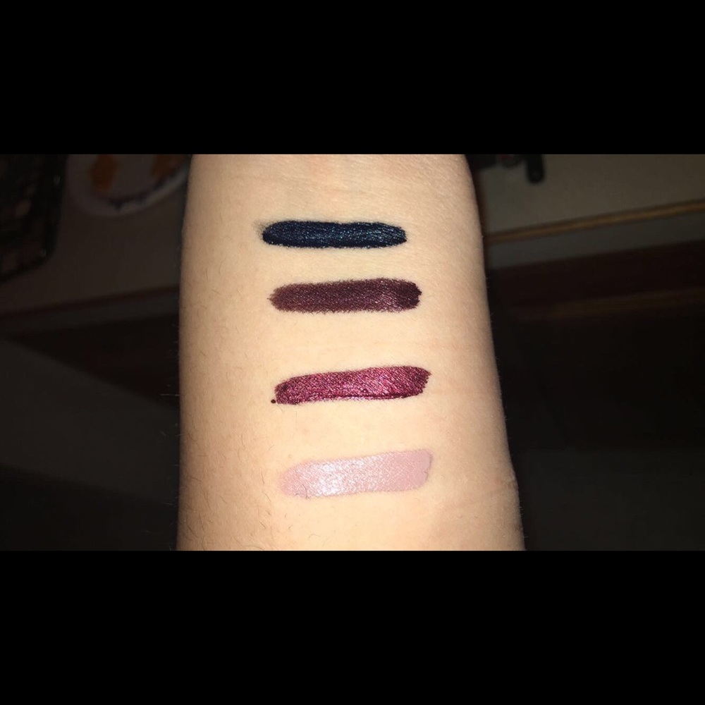 Black Moon Cosmetics Bundle - Picture 2 of 2