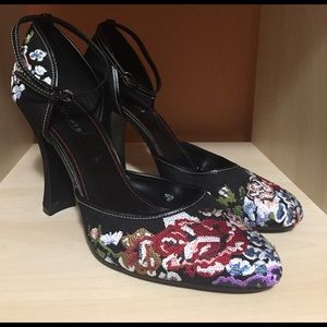 Embroidered Highlights Ankle Strap Heels sz 11