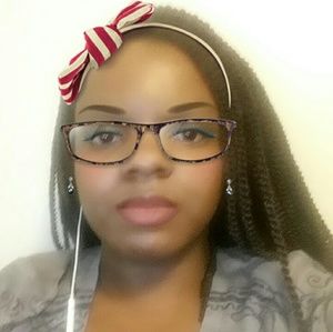 Meet your Posher, Candace