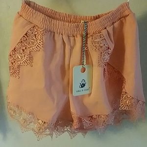 Mika & Gala Peach high waisted soft shorts sz. 8