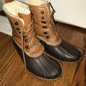 Knock off duck boots