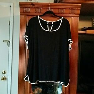 Black tee trimmed in white