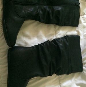 HOTCAKES black zip up boots