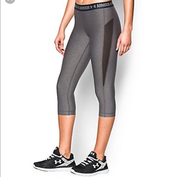 Under Armour Pants - Under Armor cropped leggings