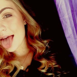 Meet your Posher, Camille