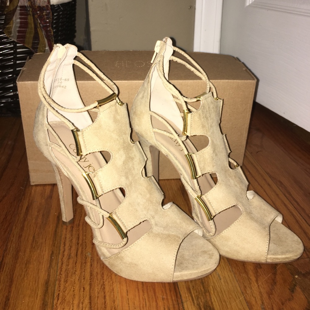 Nude Suede Heel- NEW!!!