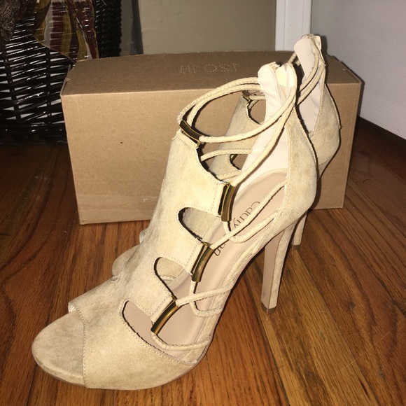 Nude Suede Heel- NEW!!! - Picture 4 of 4