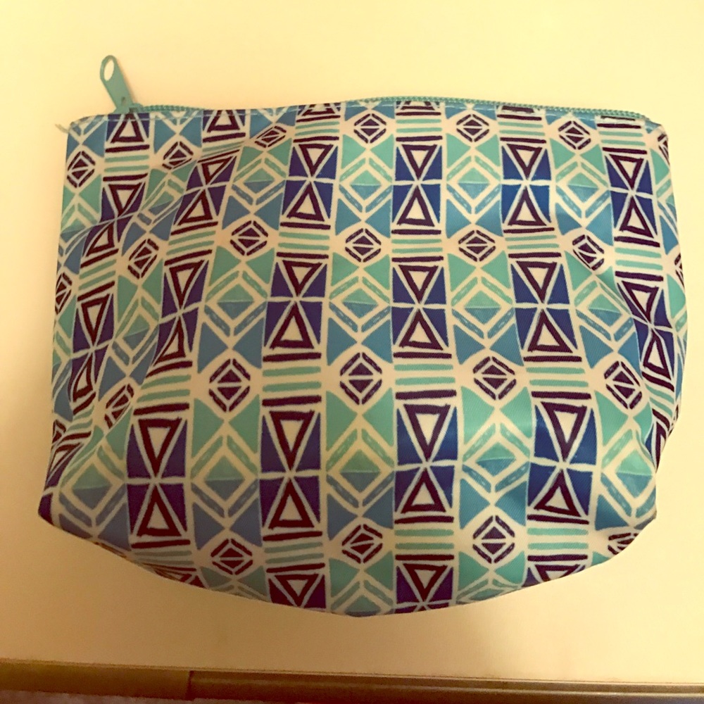 Cosmetic bag