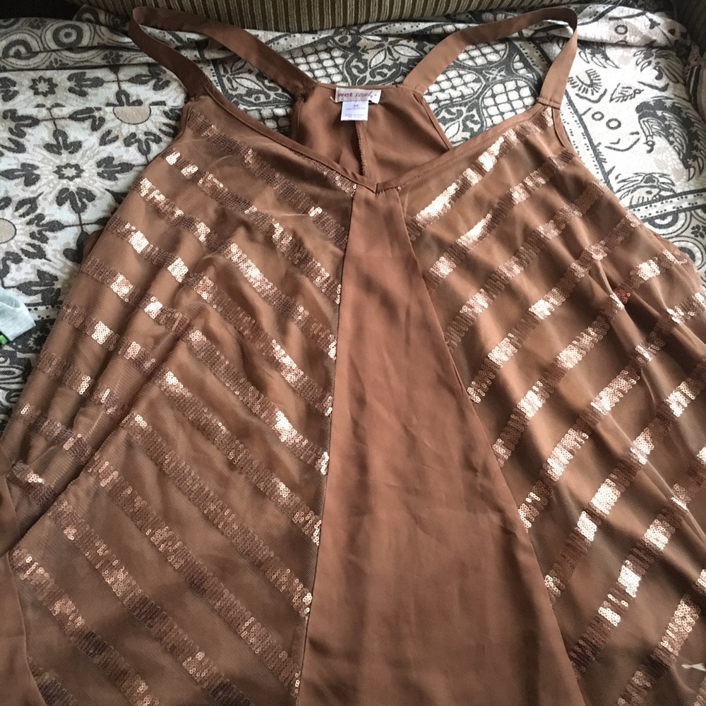 Wet seal top