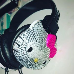 Hello kitty headphones