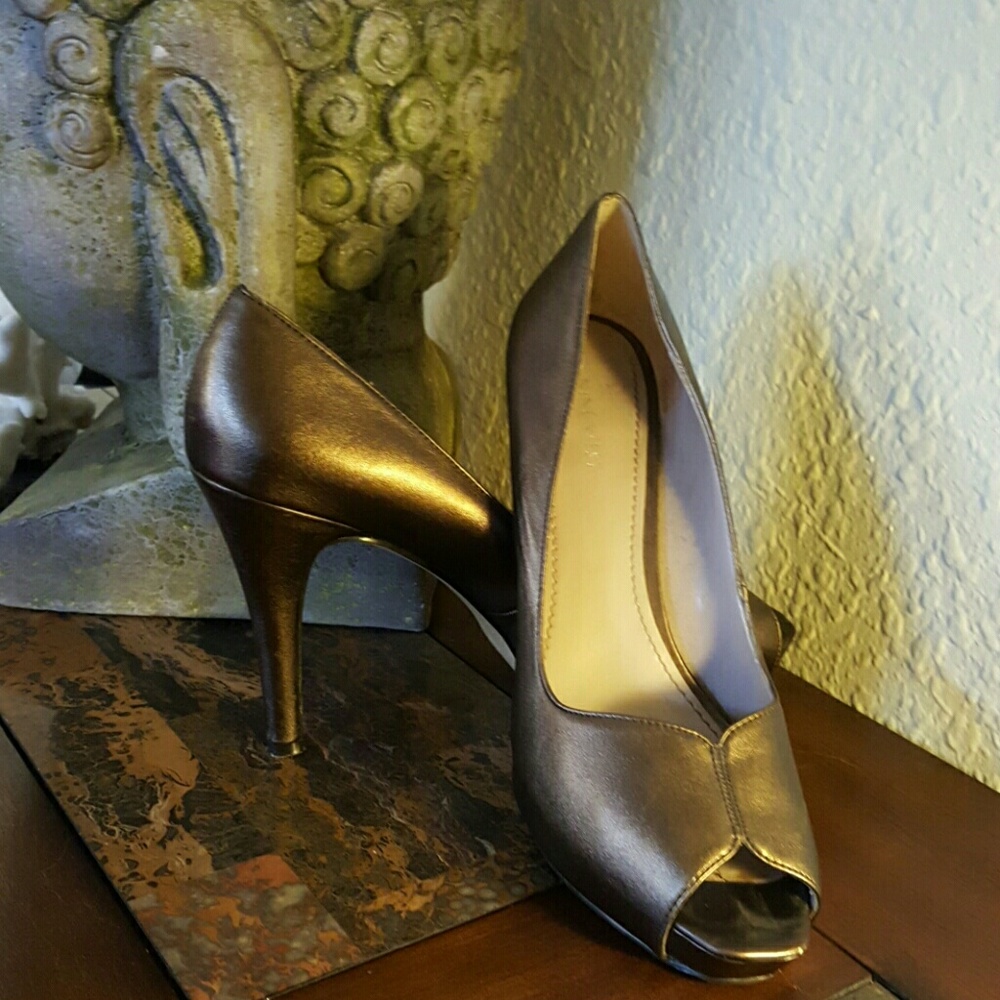 Price drop Gently used bronze peep toe heels