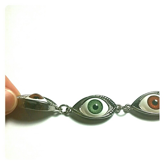 Eye Bracelet - Picture 2 of 3