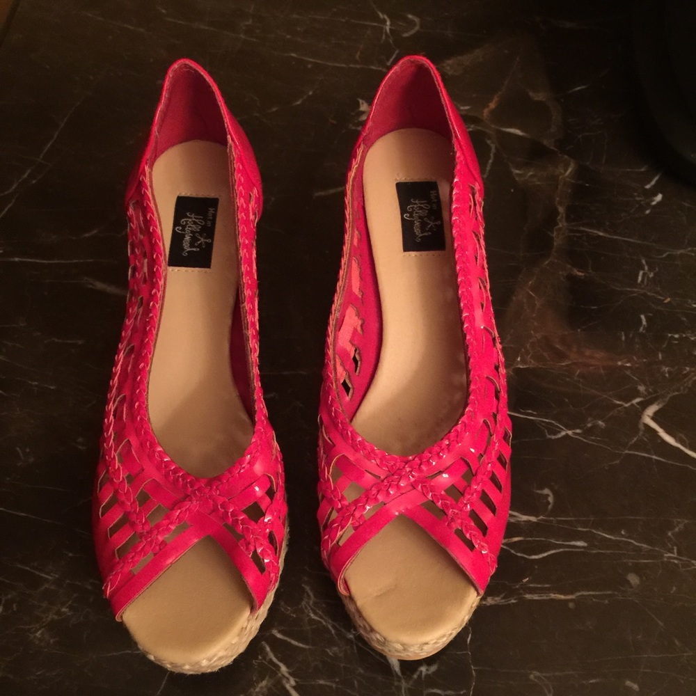 Red wedge shoes