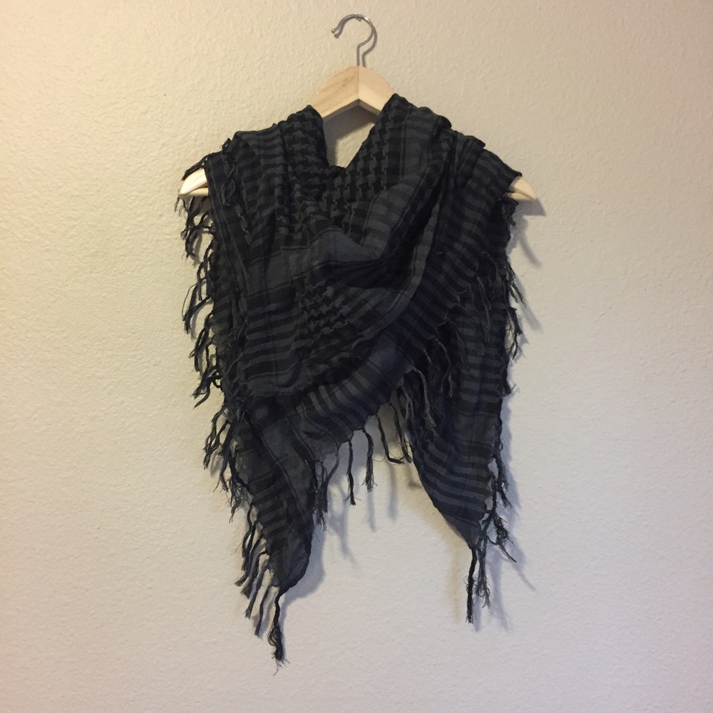 Square fringed scarf