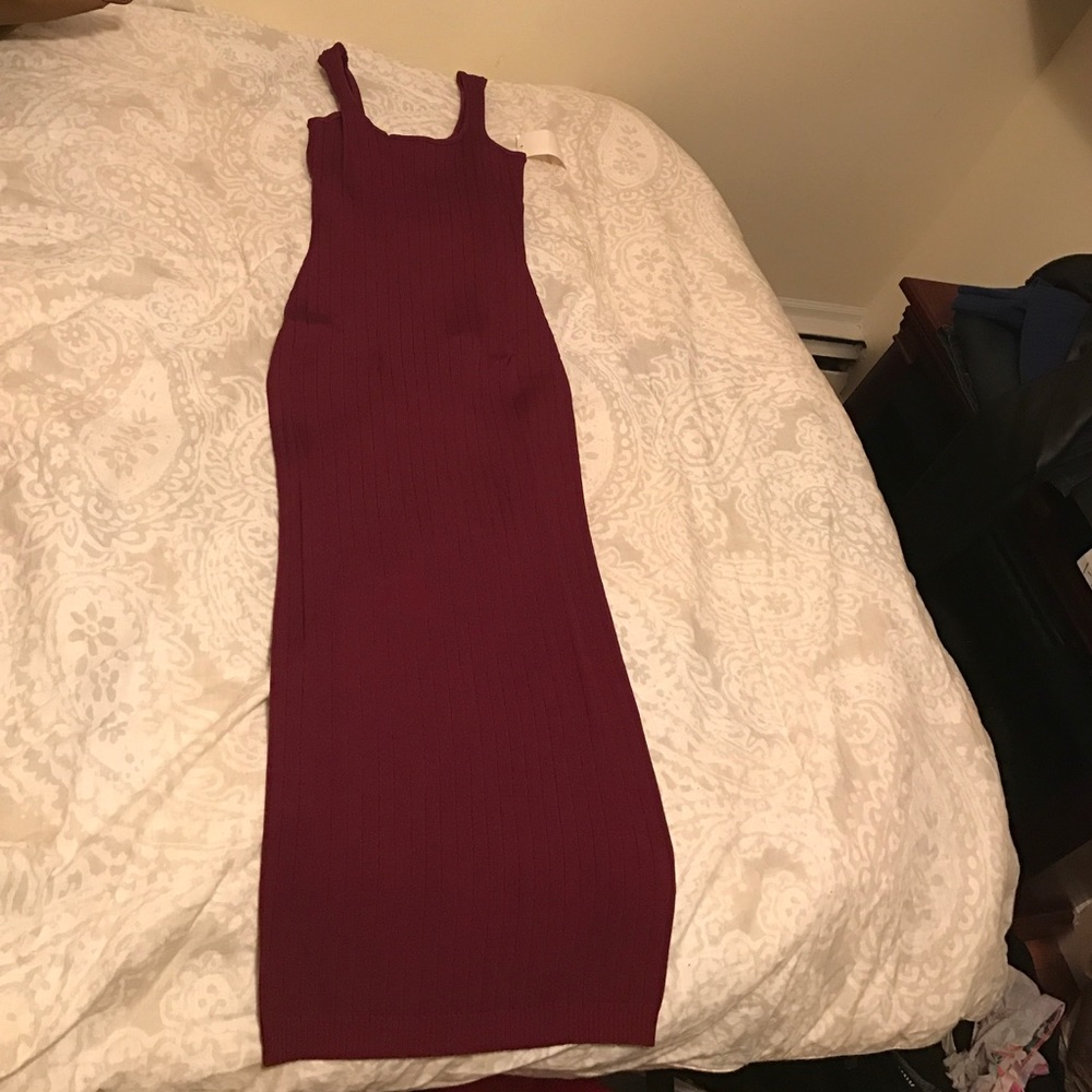 *Never worn* Burgundy midi-dress. Size small.