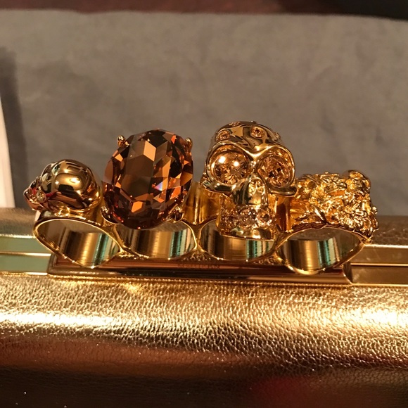 Alexander McQueen clutch. - Picture 3 of 7