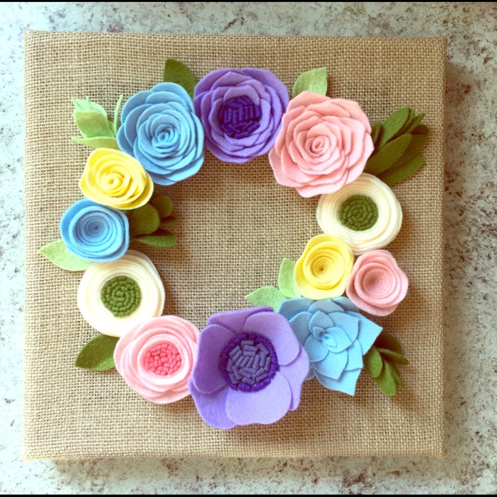Felt flower & succulents wreath home decor