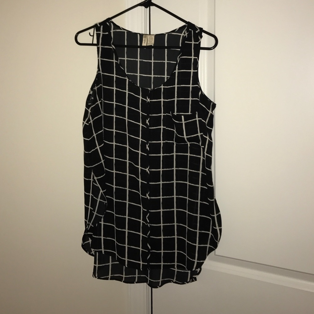 Sleeveless blouse