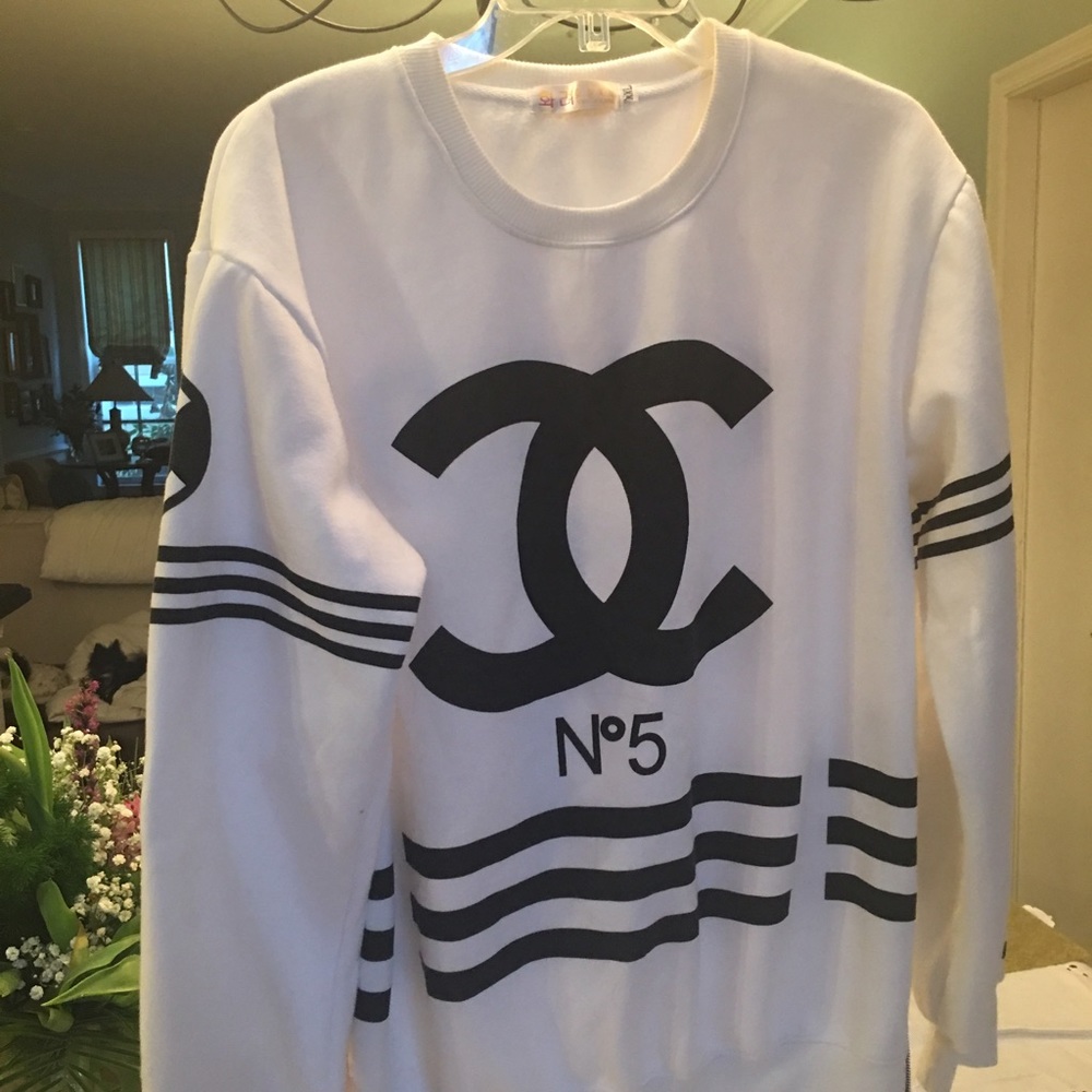 Chanel sweatshirt