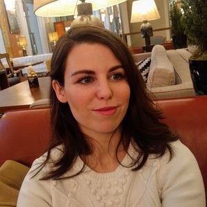 Meet your Posher, Caitlin