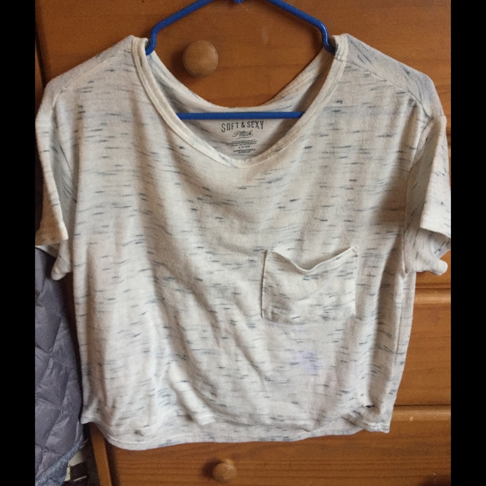 Soft &a Sexy American Eagle pocket t-shirt