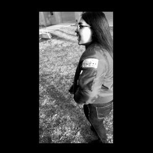 Meet your Posher, Ana