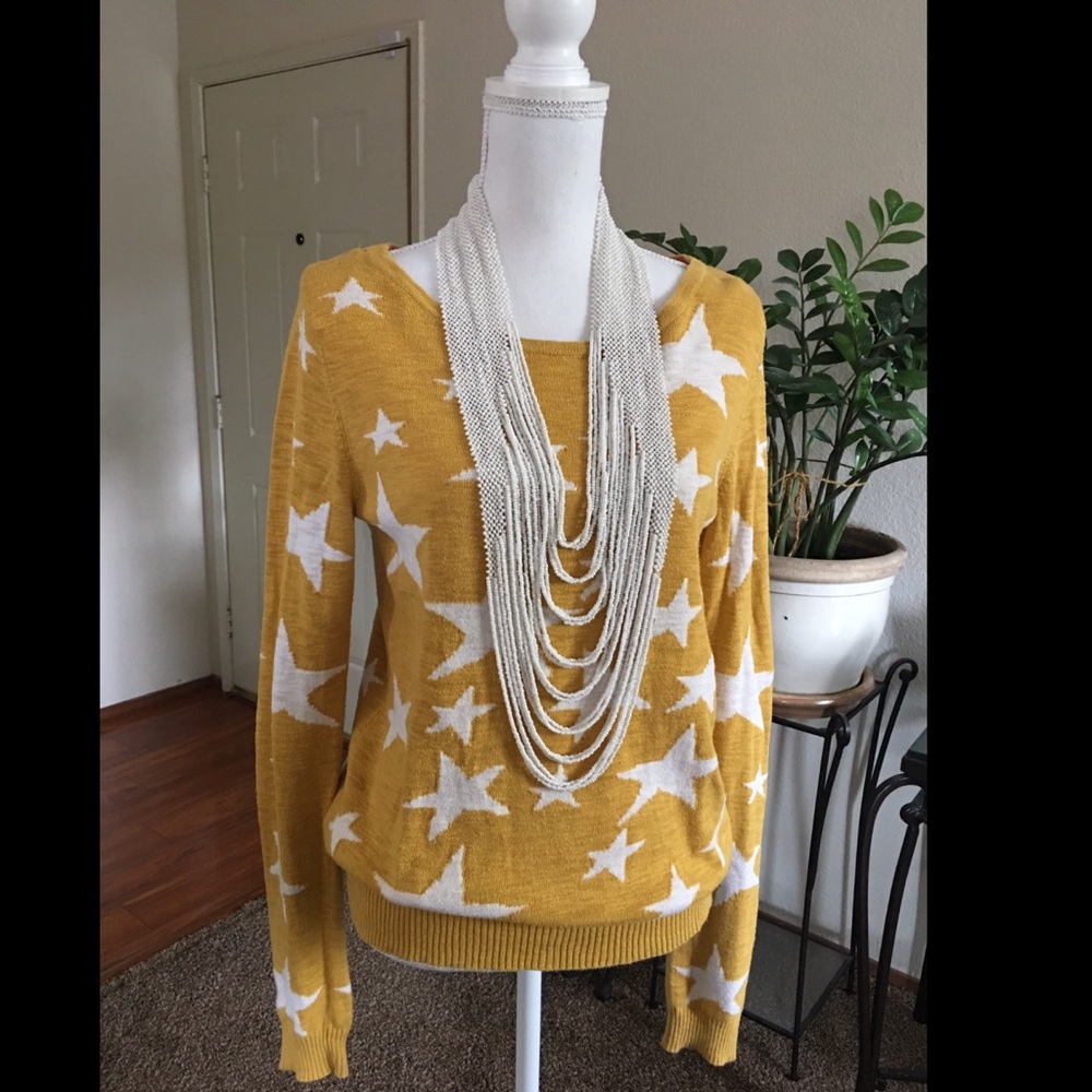 ❌SOLD❌Printed long sleeve top.