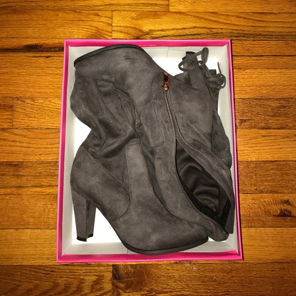 Catherine Malandrino Shoes - Dark gray Catherine Malandrino boots. Size 7.