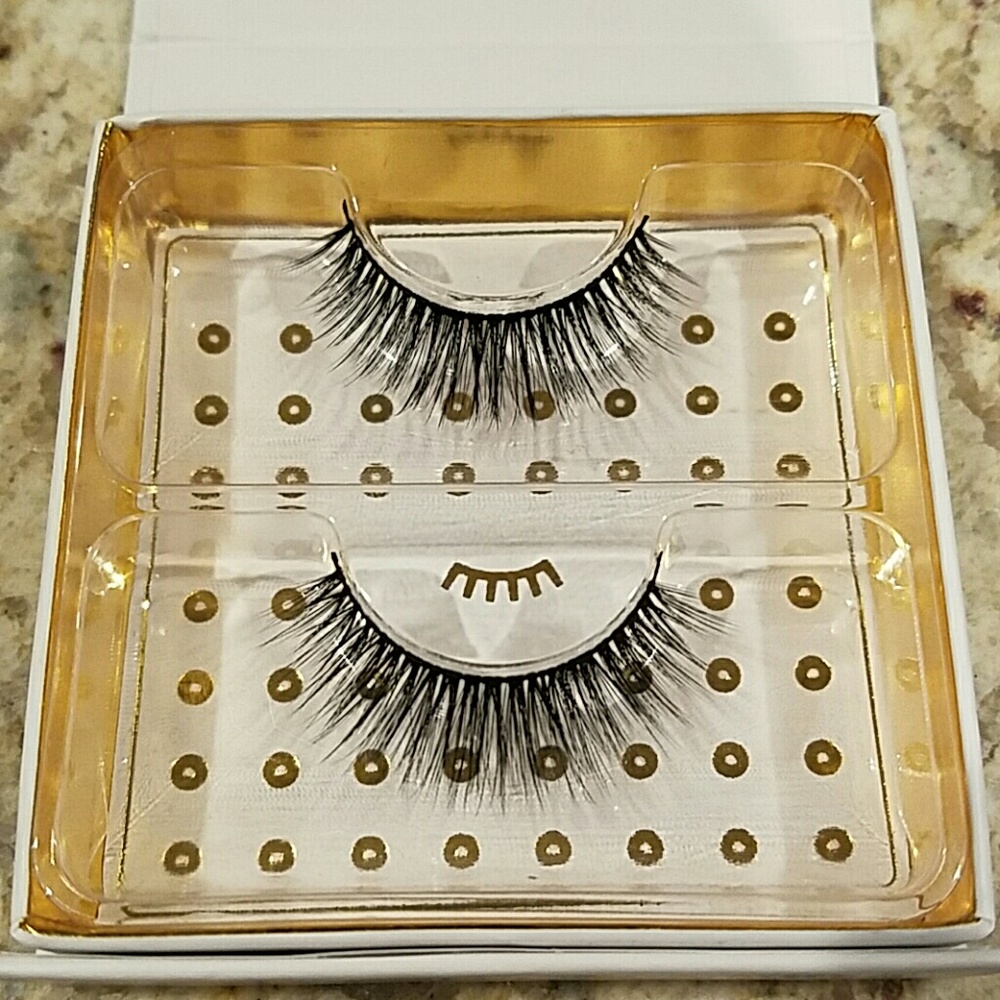 Battington Lashes & Eyelash Glue