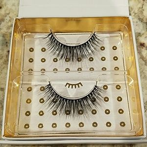 Battington Lashes & Eyelash Glue