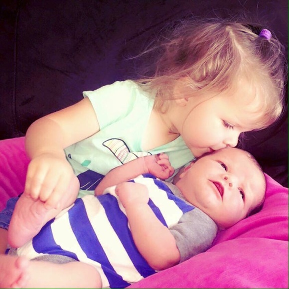 Meet your Posher, Laura - Picture 2 of 4