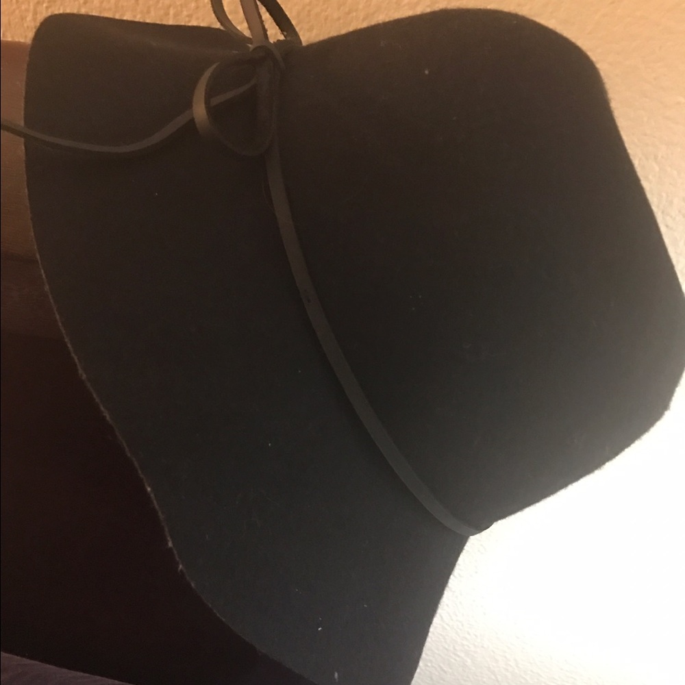 Black wool Goorin Bros hat