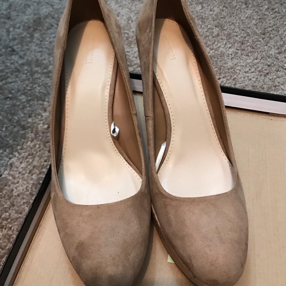 High heels - Picture 2 of 4