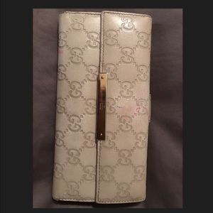 Authentic Gucci wallet! 😍😍😍💸
