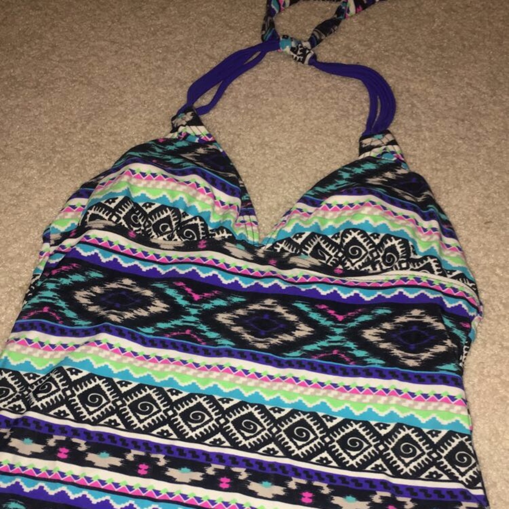 Super cute Aztec swimsuit top-size small