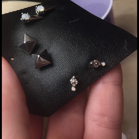 Free People silver stud earrings - Picture 3 of 3