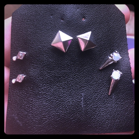 Free People silver stud earrings - Picture 1 of 3