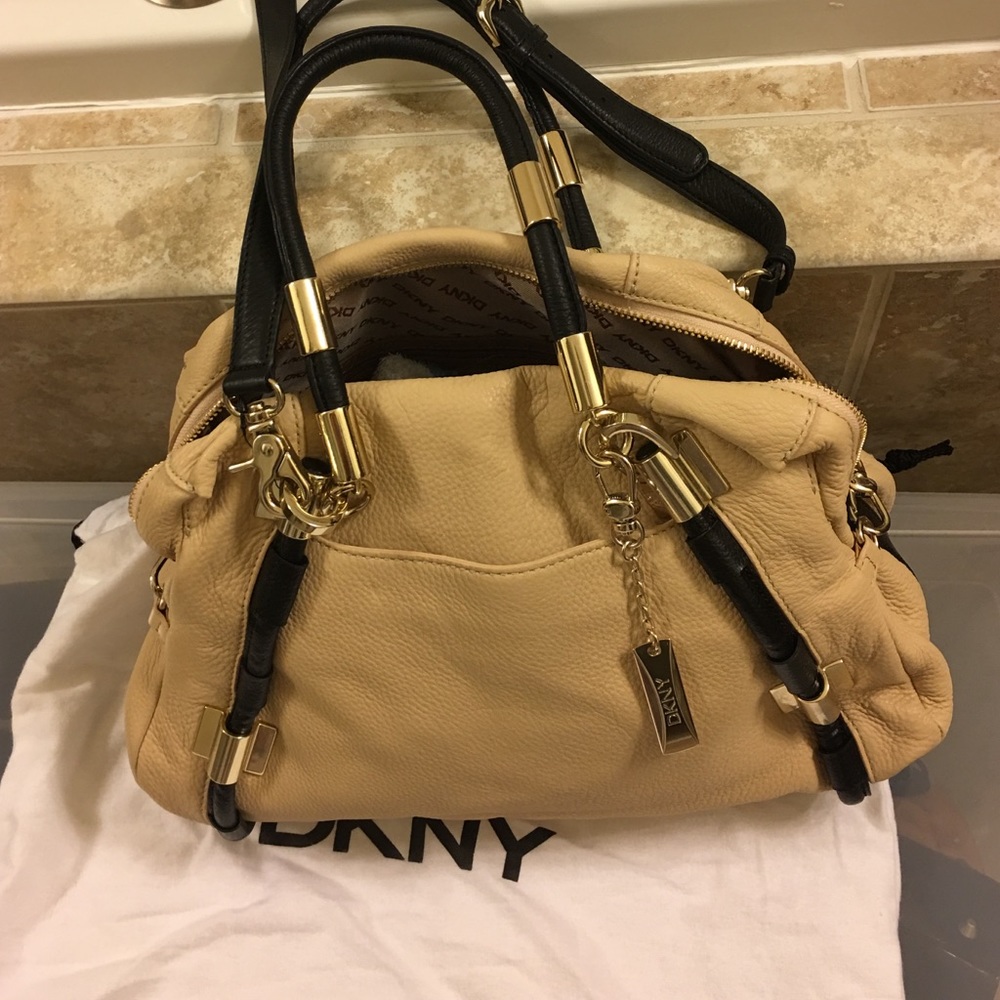 Gorgeous leather Donna Karan handbag