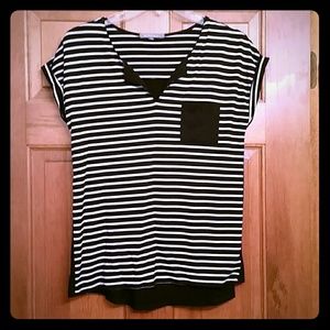 Retro-ology size S black/White top