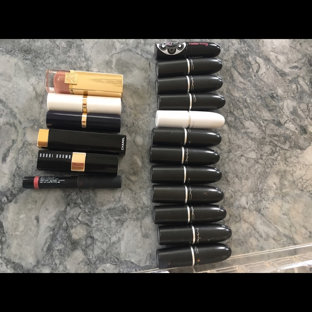 18 Authentic brand name lipsticks sorry sold