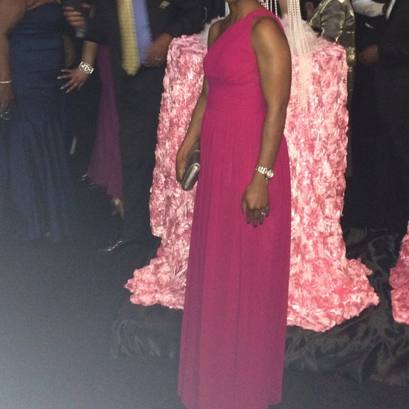 Donna Morgan Chiffon Gown - Picture 2 of 3