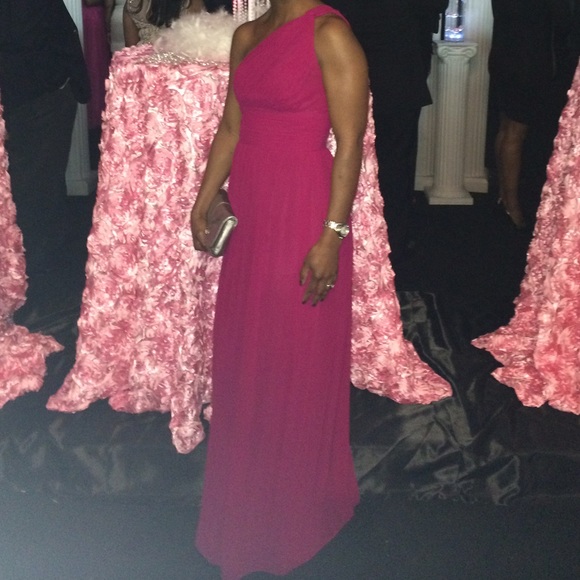 Donna Morgan Chiffon Gown - Picture 3 of 3