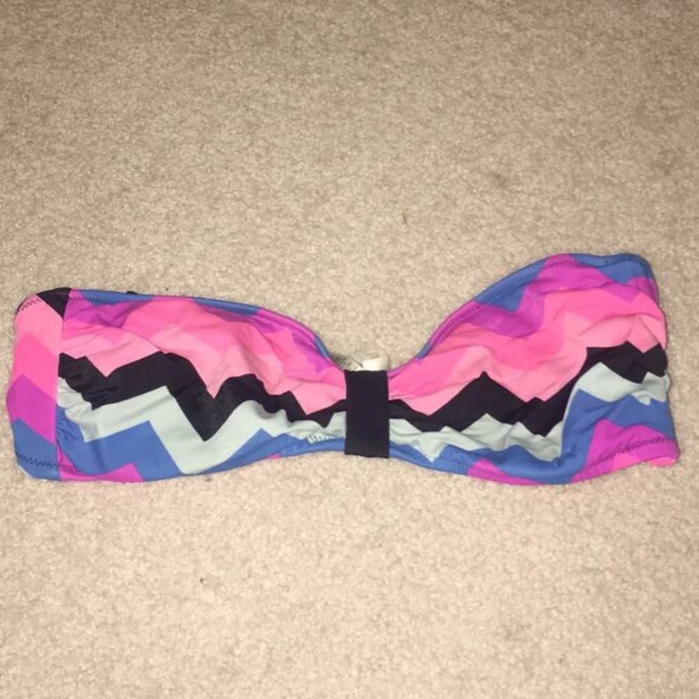 Chevron vs pink bikini top size -small