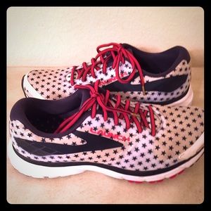 Brooks Launch 3, size 10